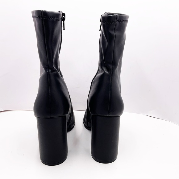 {Steve Madden} Lynden Stretch Block Heel Ankle Boot - Picture 14 of 16